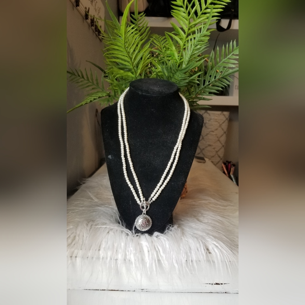 📿 VINTAGE PEARL NECKLACE